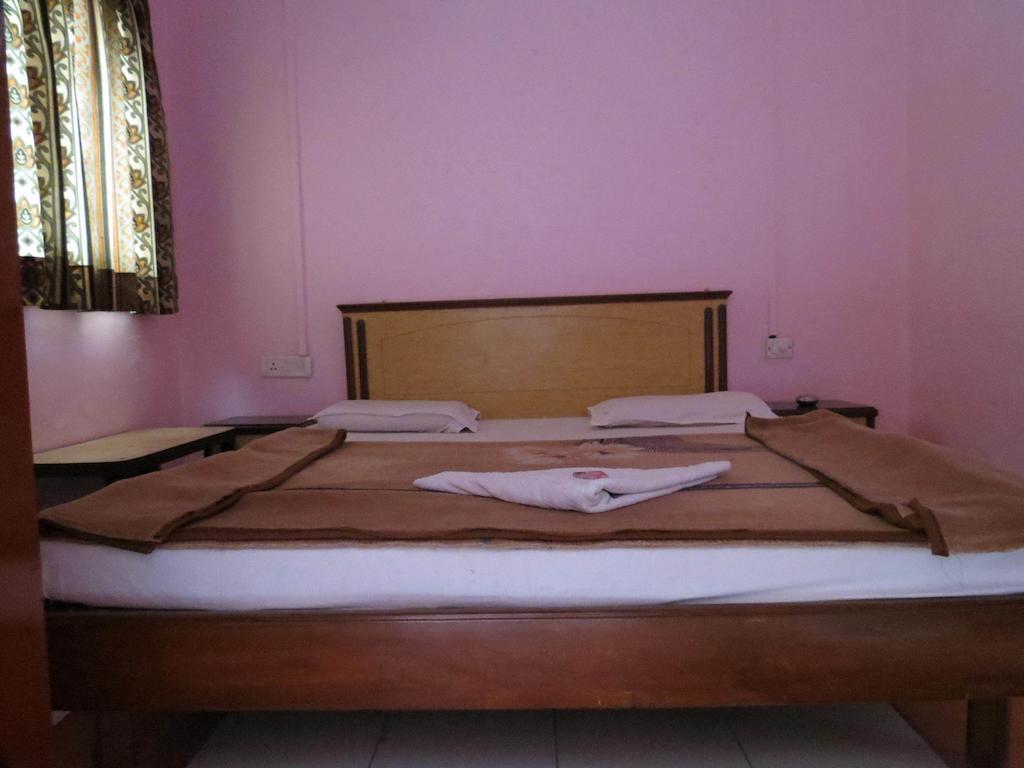 Hotel Sunny Classic Mahabaleshwar Room photo